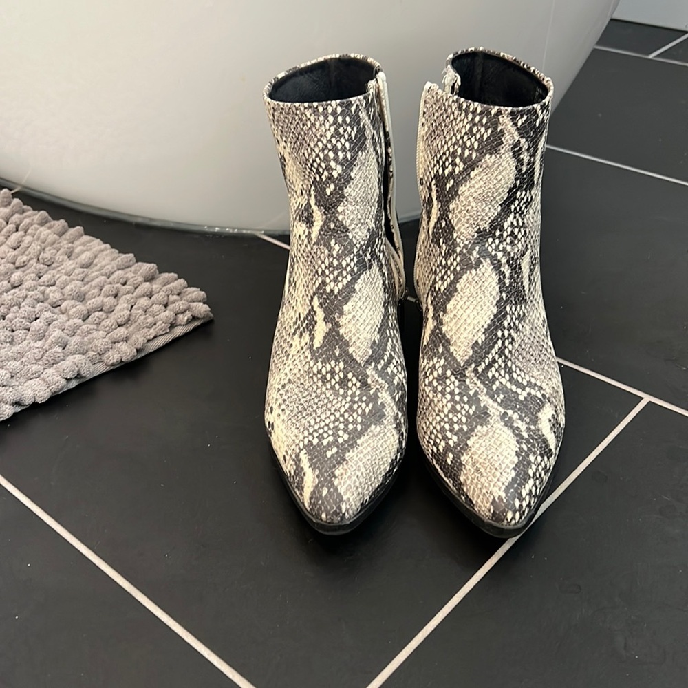 Madden Girl | Snakeskin Print Boots Sz 8